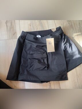 Nike Black Women’s Skort with Concealed Pocket